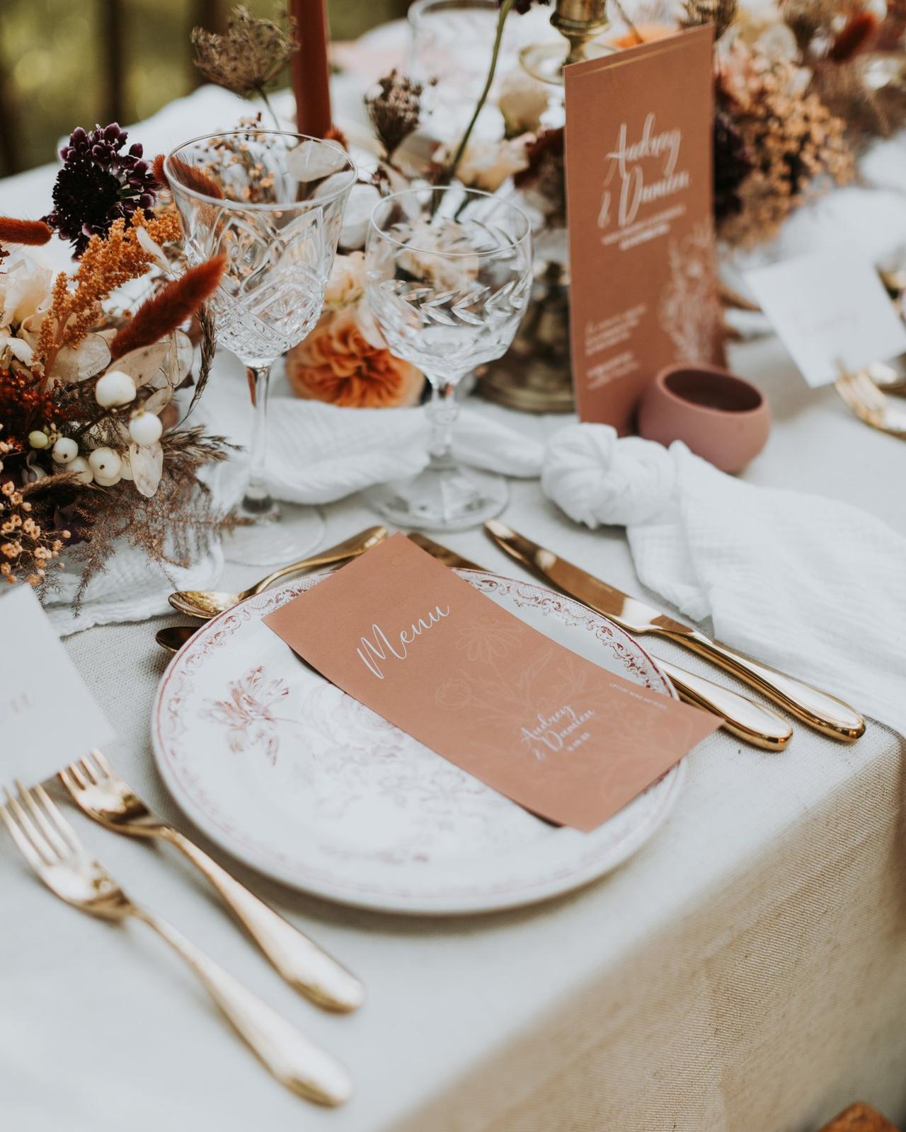 theme inspiration mariage mocha mousse, couleur pantone 2025