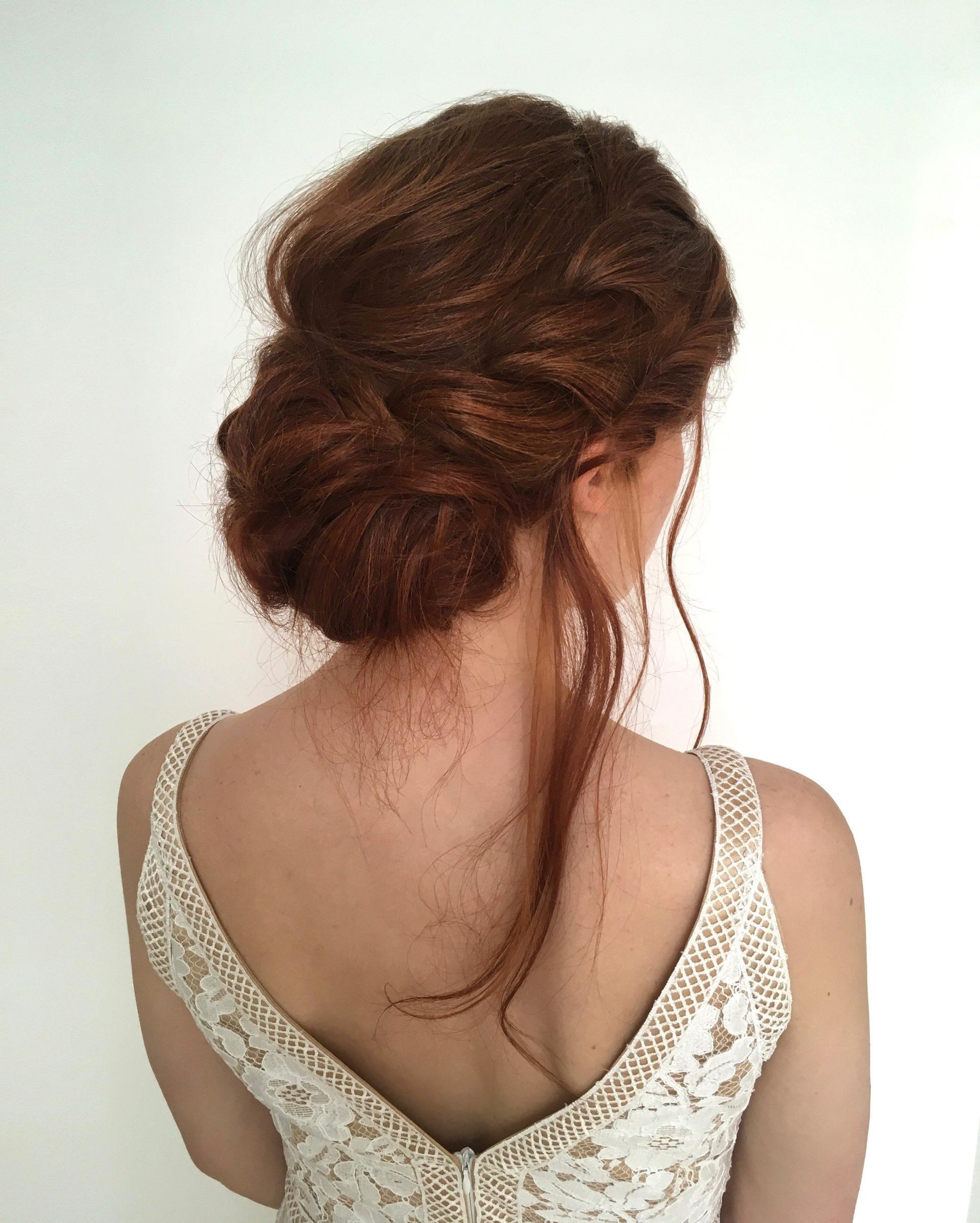 Chignon Bas 25 Idées Chics Ou Effet Décoiffé Au Choix Pour La Mariée 