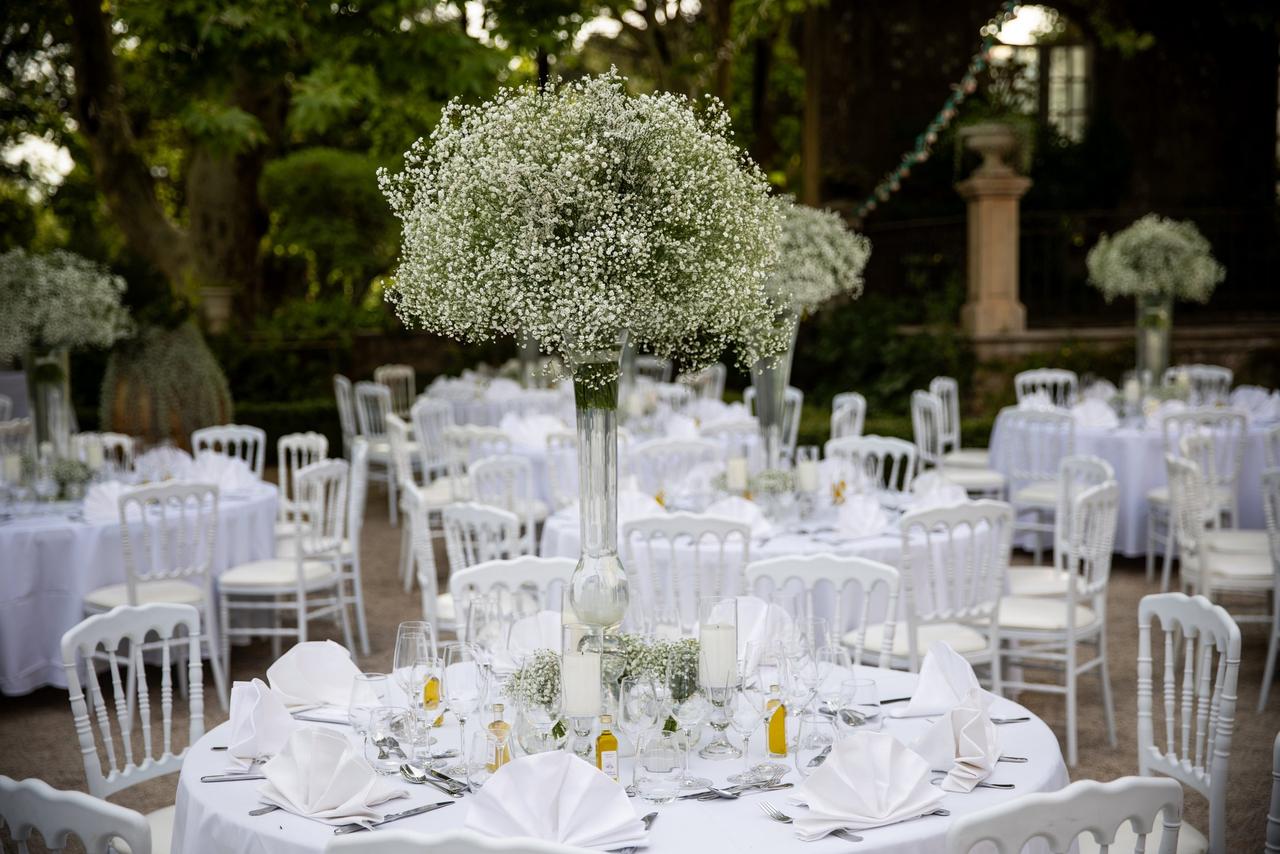 decoration table ronde mariage champetre exterieur