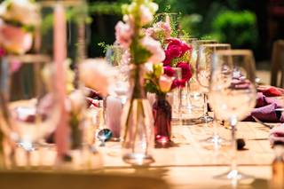 decoration mariage exterieur table florale