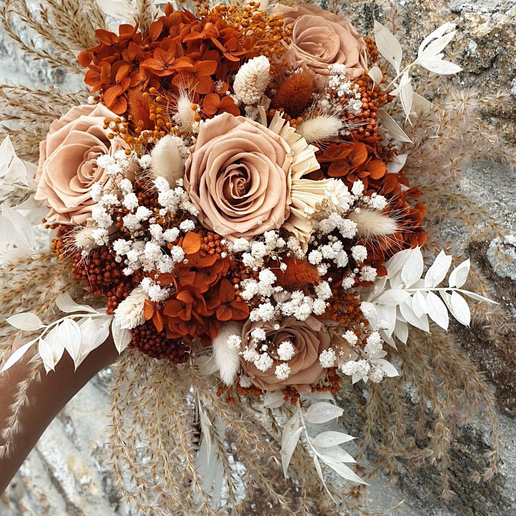 idee cadeau premiere saint valentin femme bouquet fleurs sechees