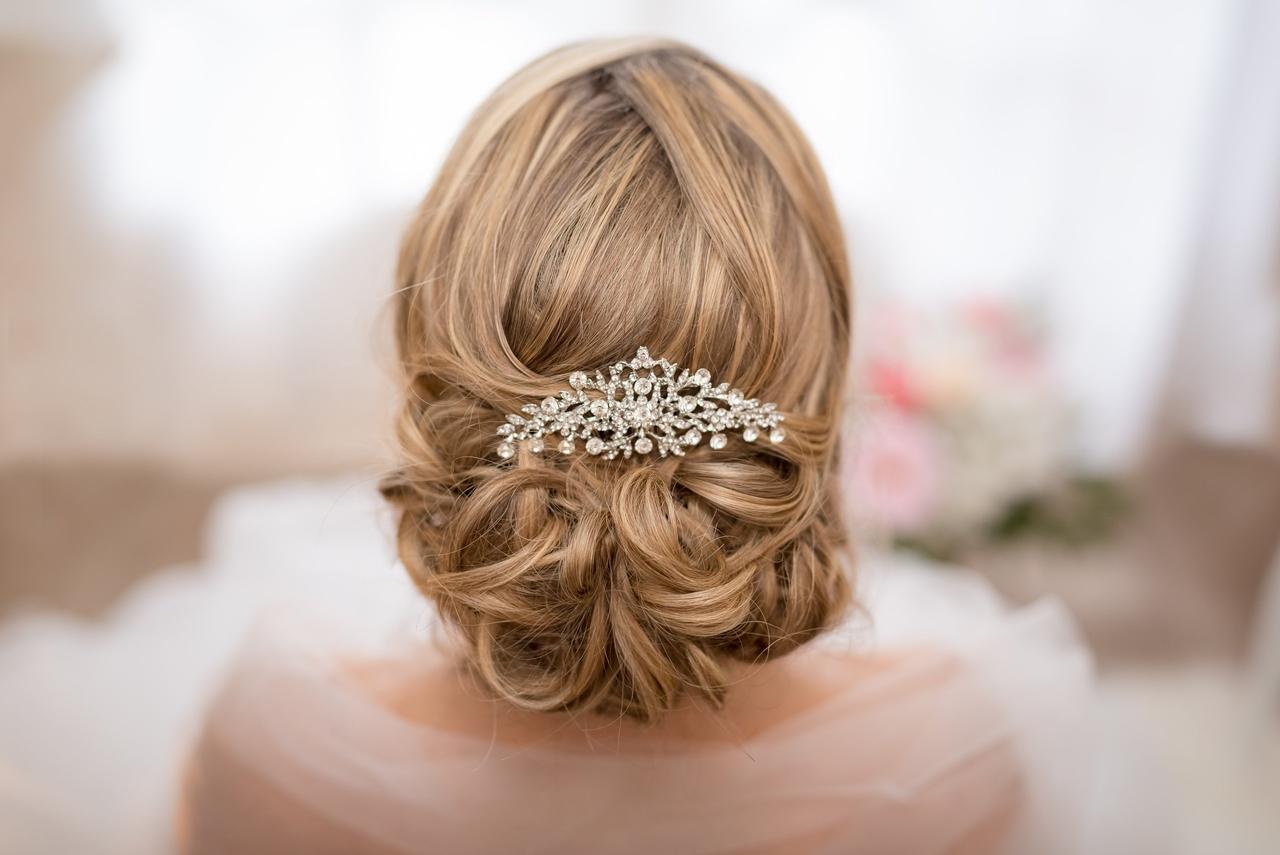 chignon bas bijou coiffure mariage