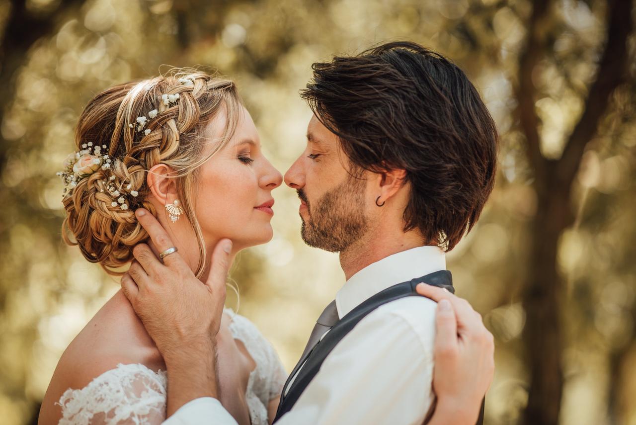 coiffure mariage bohème chignon déstructuré