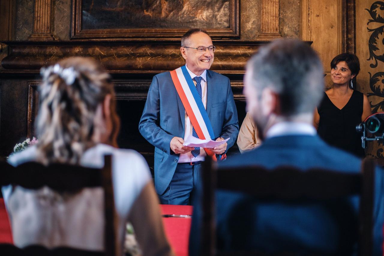 discours du maire couple de dos discours de mariage du maire 