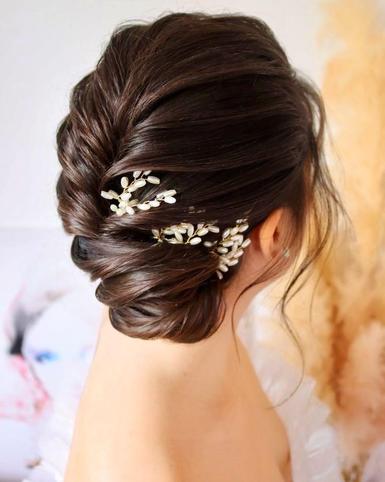 Chignon Bas 40 Idées Chics Ou Effet Décoiffé Pour Une Coiffure De Mariée Tendance 