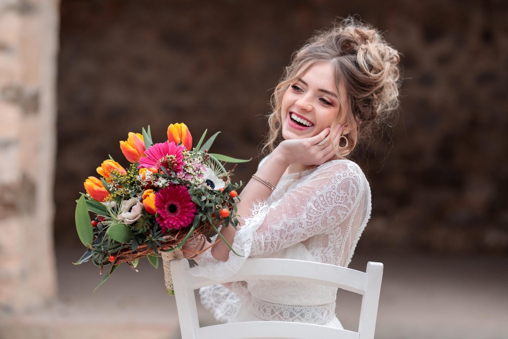 Coiffure mariage cheveux mi-longs 2026 : les plus belles idées pour la