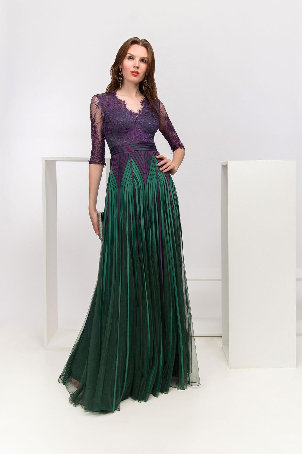 robe invitee mariage hiver cocktail plissee longue vert emeraude mauve