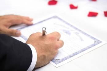 Souscrire une assurance de mariage