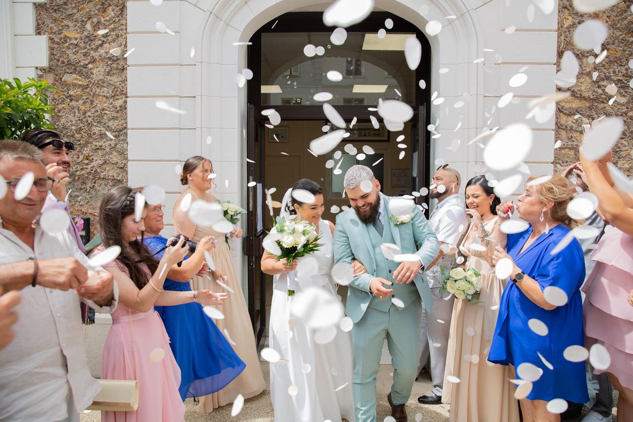 sortie de ceremonie confetti biodegradable