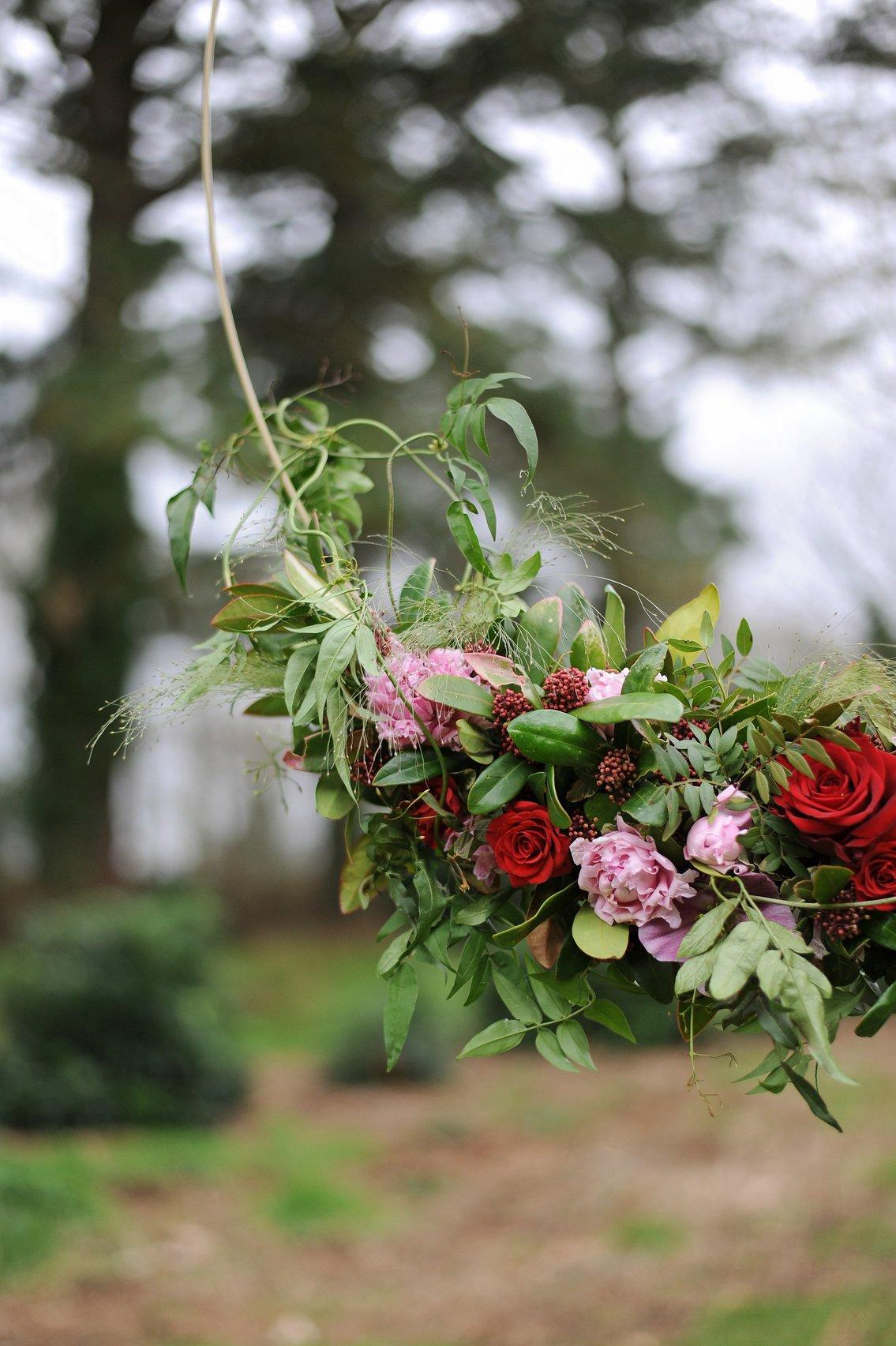 décoration de plafond pour mariage avec fleurs