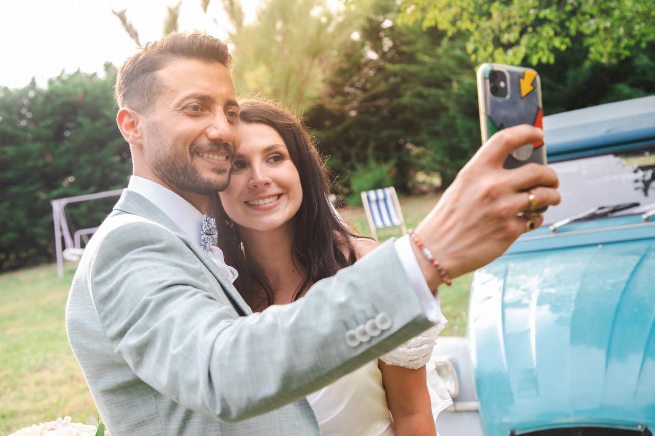 annonce fiançailles selfie