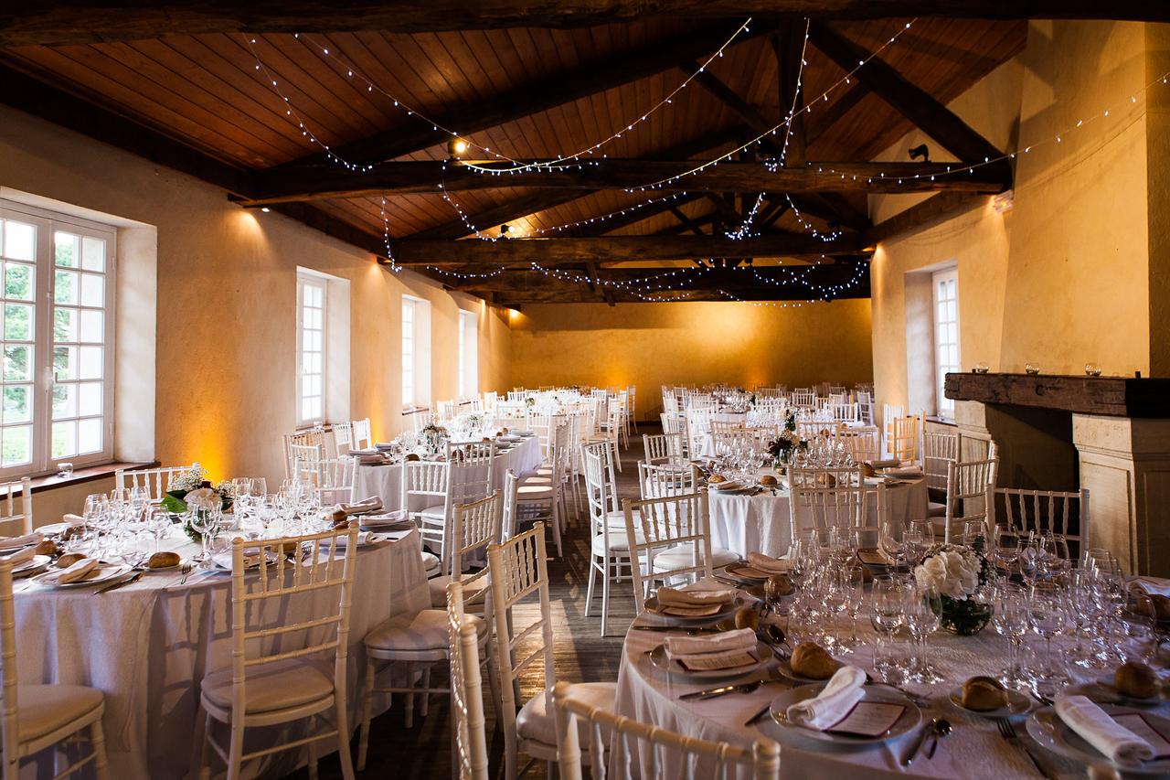 interieur mezzanine chateau saint georges en gironde. salle de mariage pas chère à louer entre 2.000 et 5.000 €