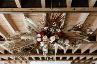 décoration de plafond pour mariage fleurie