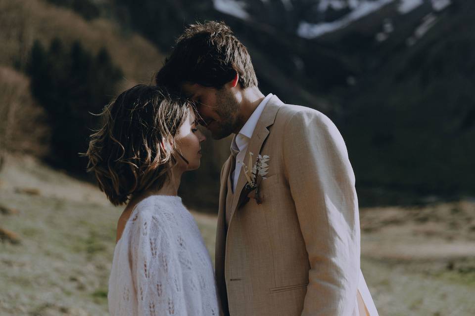 jeunes couples face à face, elopement