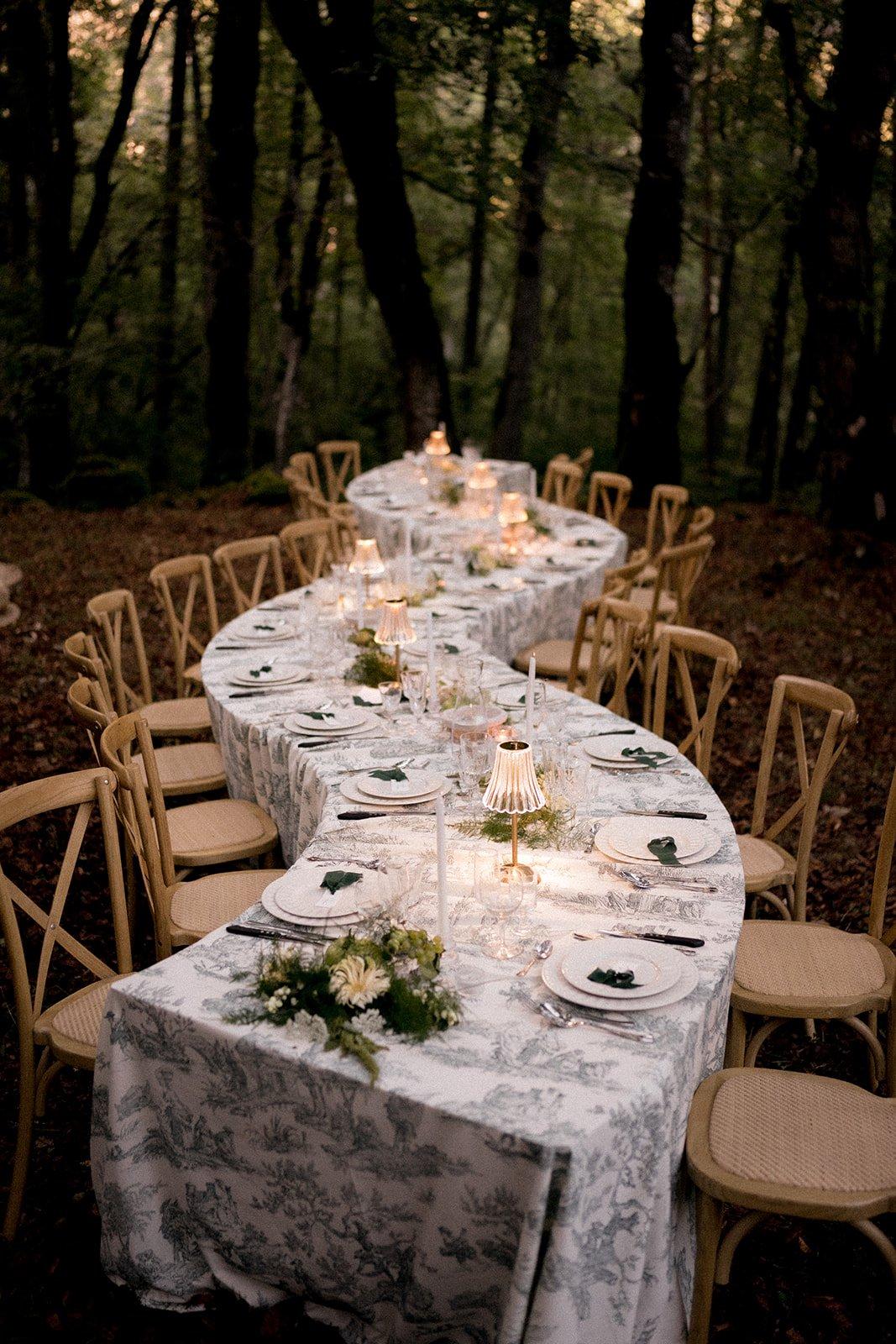 idee mariage civil petit comite table en serpentin