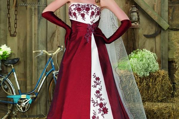 Robes rouges et blanches Point Mariage 2013