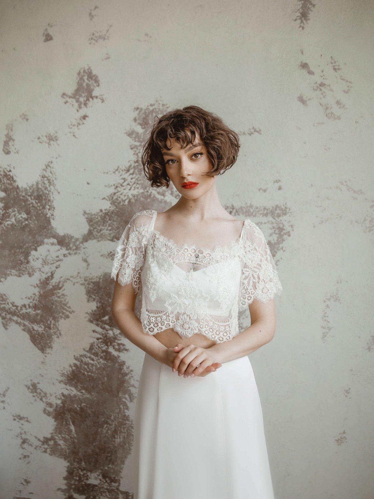 coiffure mariage cheveux carré