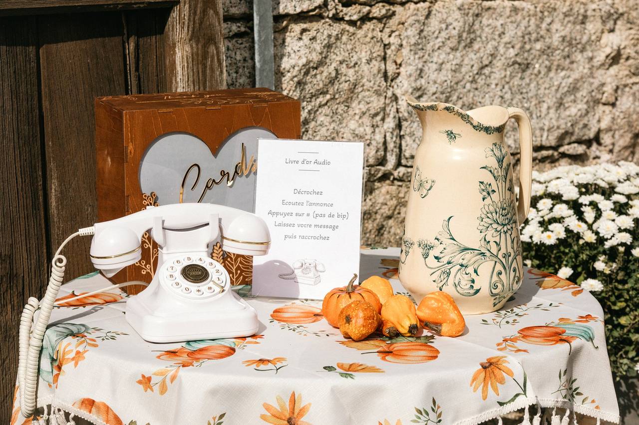 Guide complet pour choisir un livre d'or de mariage personnalisé – Tendances 2025 - La Broderie Guide complet pour choisir un livre d'or de mariage personnalisé – Tendances 2025 - La Broderie