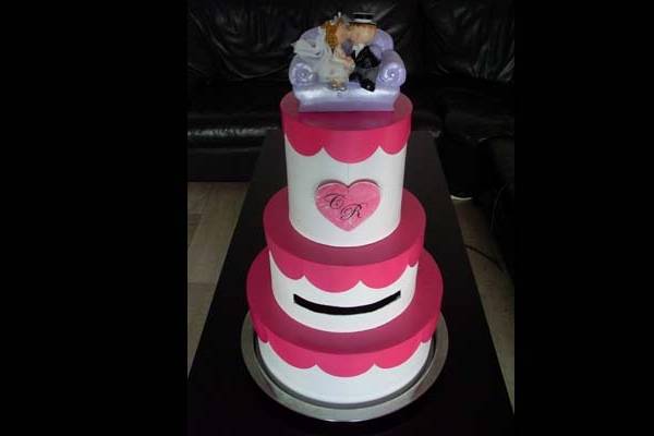 DIY pour réaliser une urne en forme de wedding cake