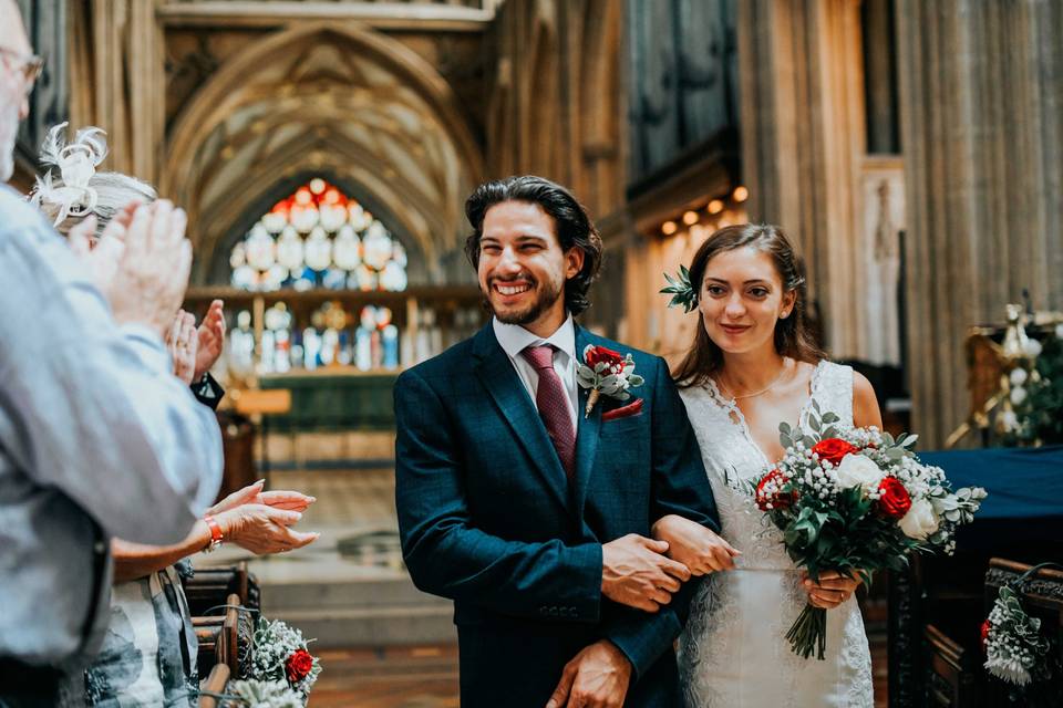 Ordre d'entrée du cortège d'honneur à l'église : tout ce qu'il faut savoir pour votre mariage