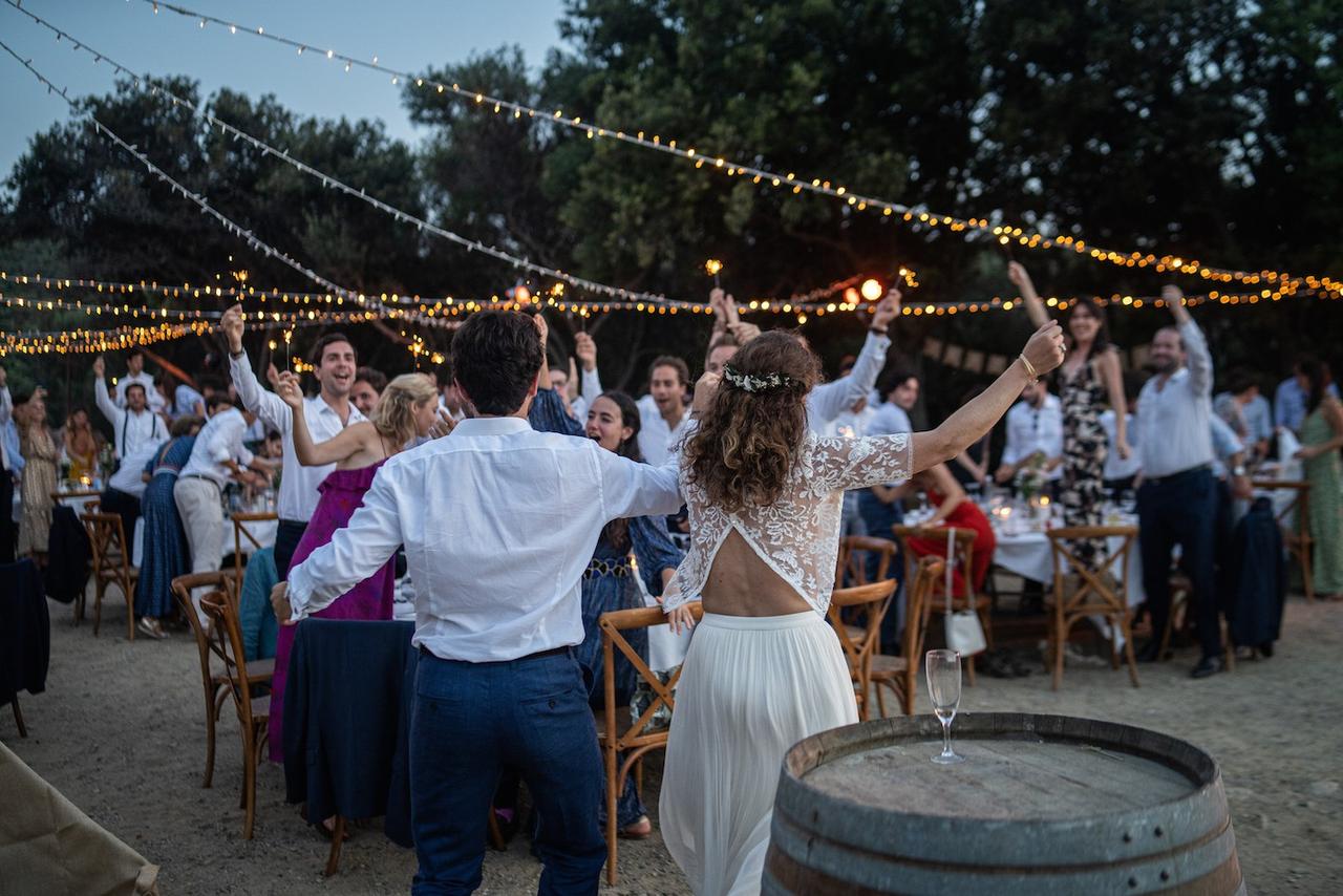 guirlande lumineuse mariage en exterieur