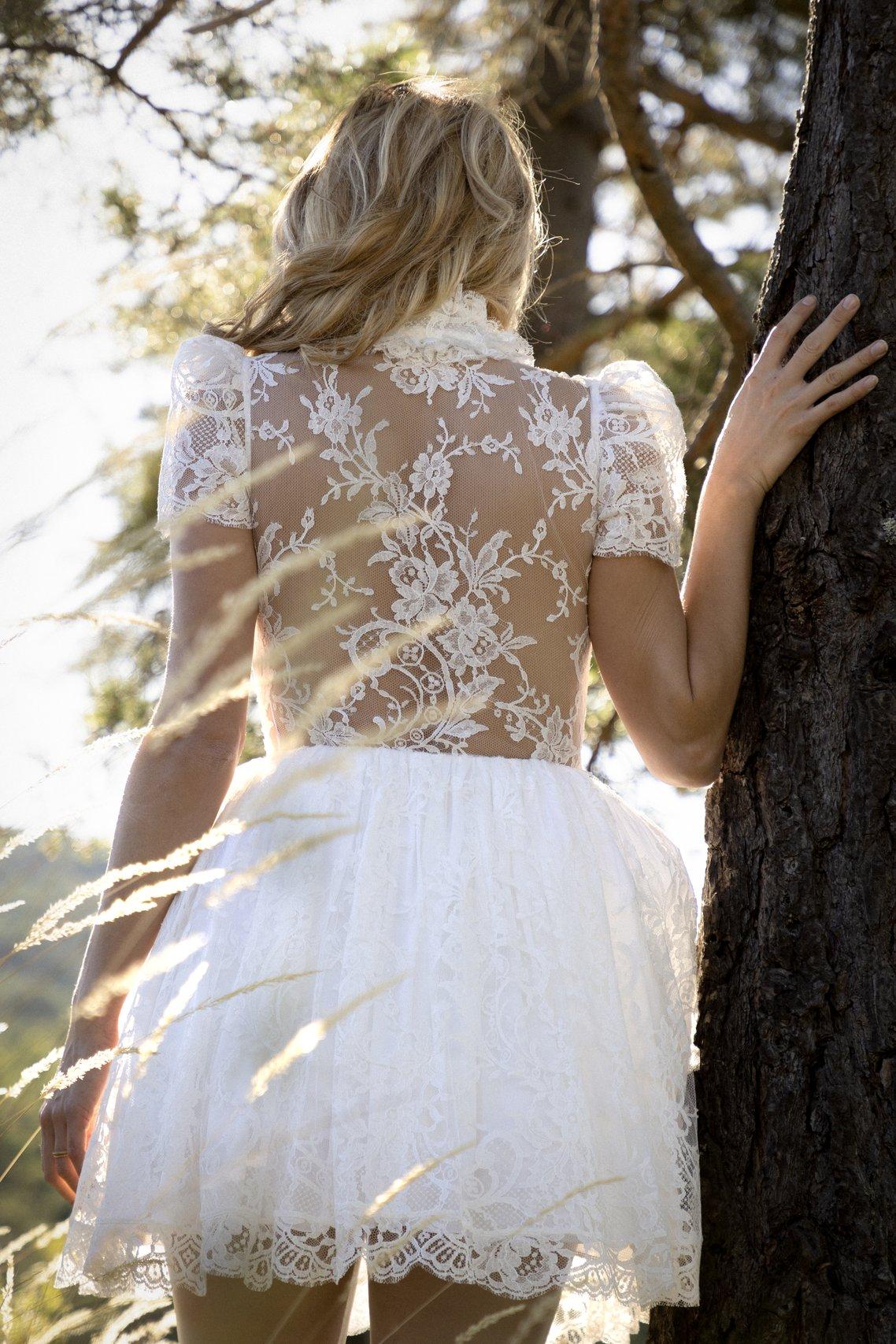 robe de mariée courte en dentelle