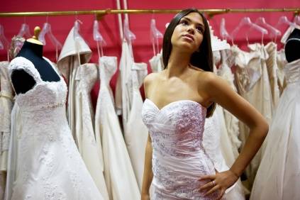 Cintre personnalisé pour la robe de mariée