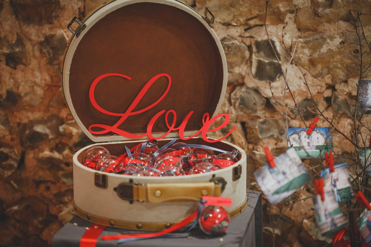 boite à voeux rouge pour mariage d'hiver