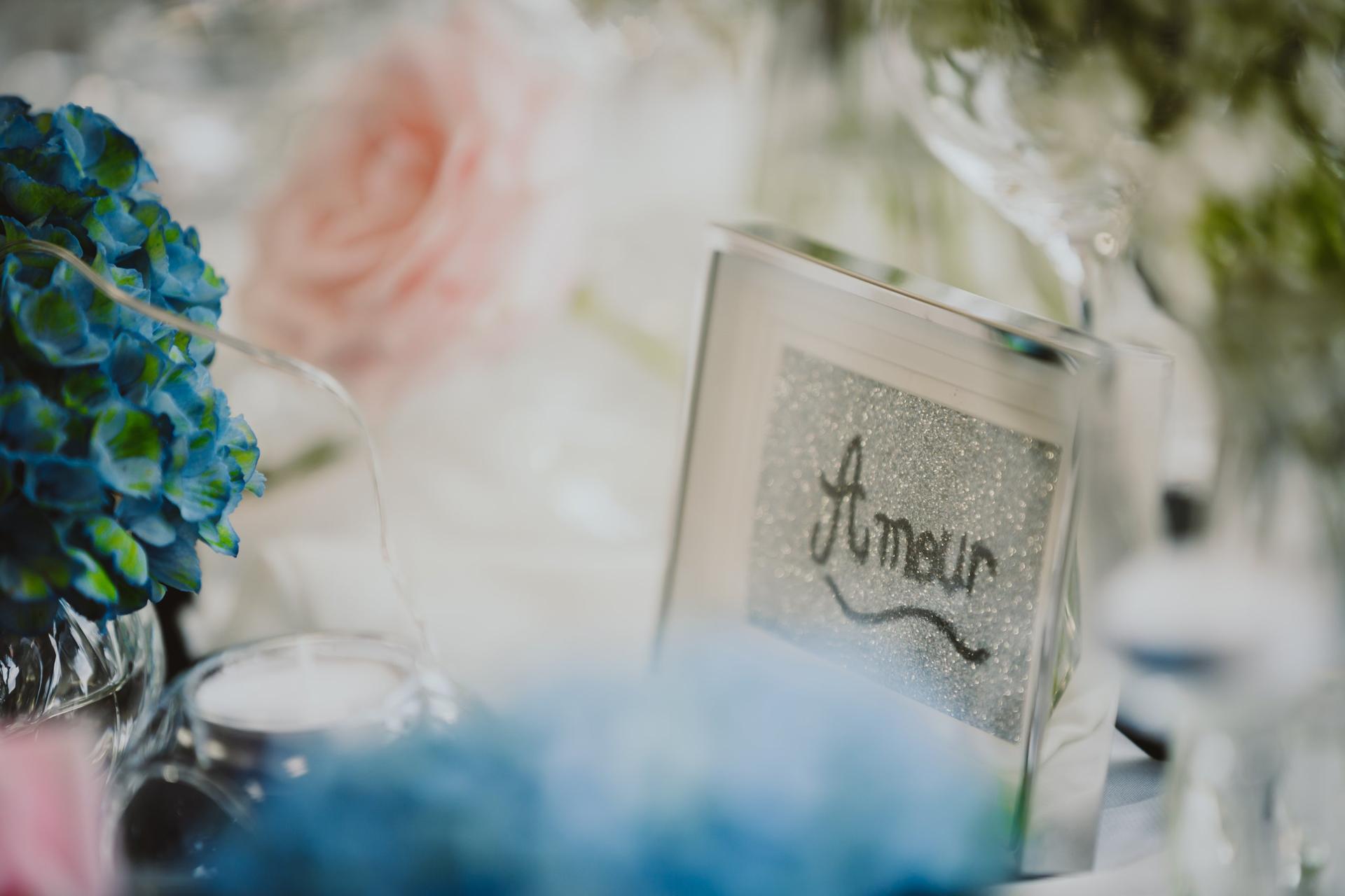 Nom des tables du mariage : plus de 300 exemples originaux et