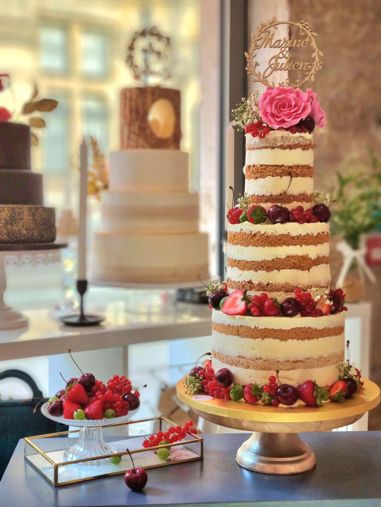 gateau naked cake inspiration mariage mocha mousse, couleur pantone 2025