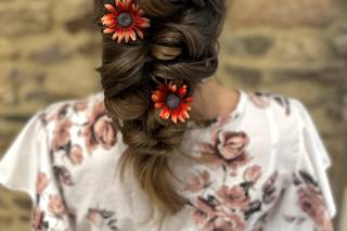 coiffure mariage bohème tresse fleurs brune