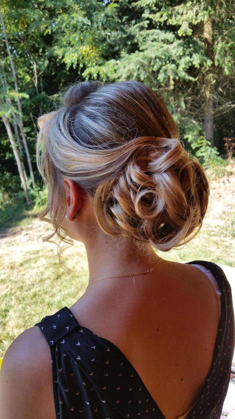 chignon bas coiffure mariage chic