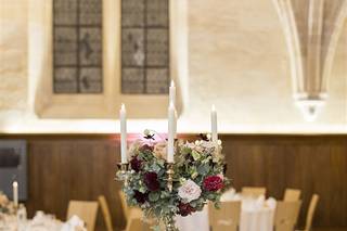 lumière mariage avec chandelier en centre de table