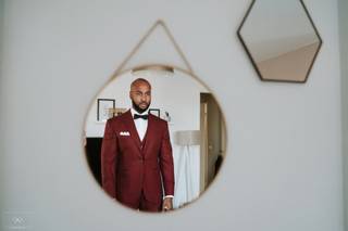 costume de mariage bordeaux chic et élégant