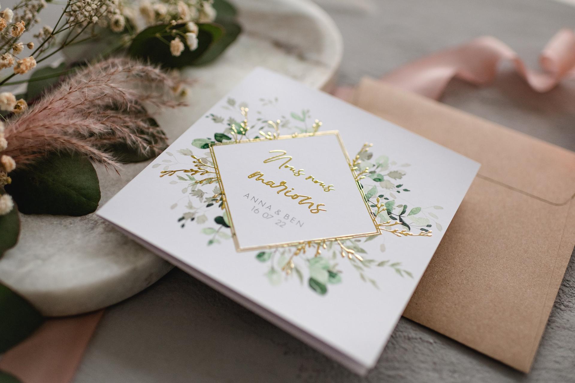 Les 40 plus beaux faire-part de mariage chics pour annoncer votre union