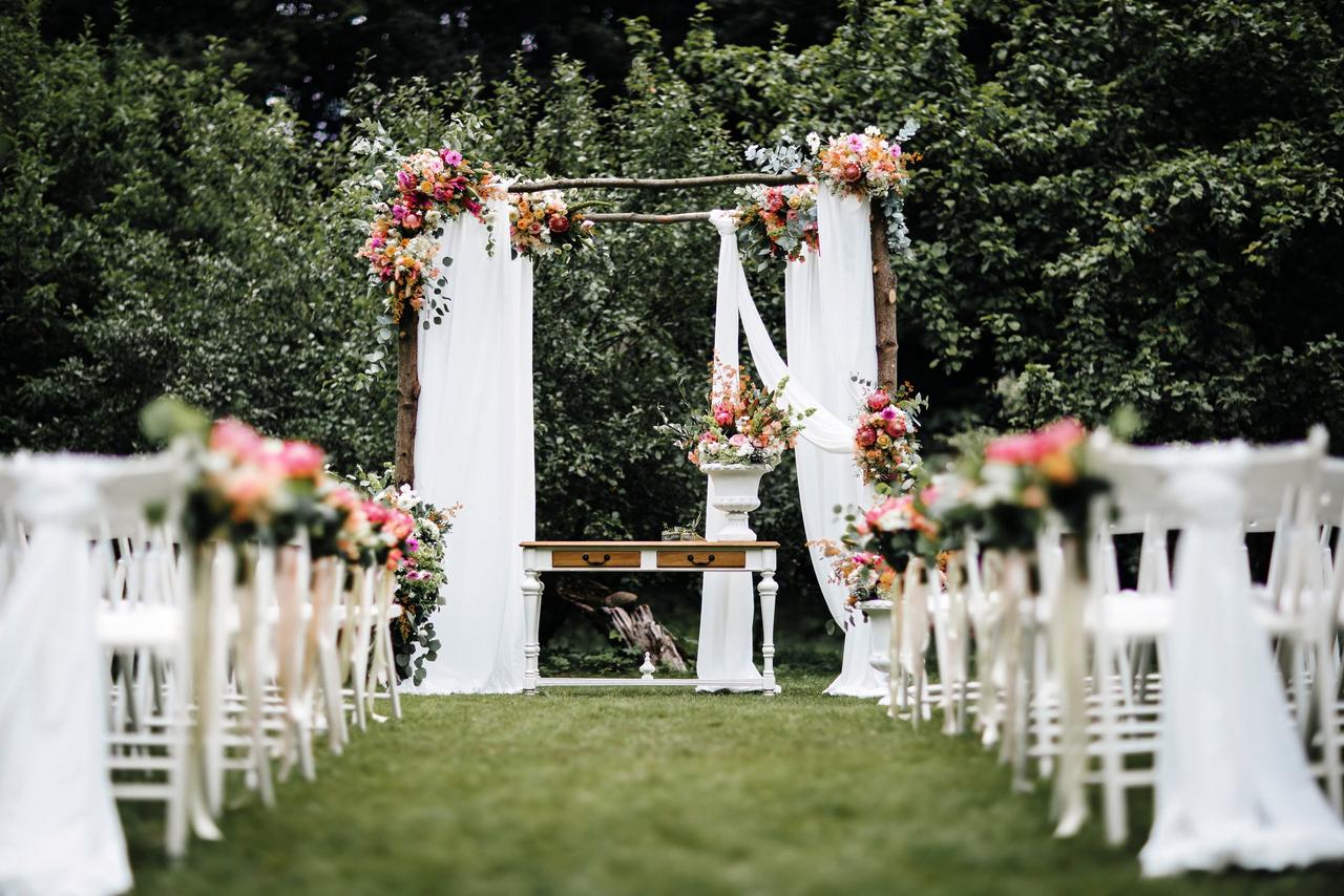 Comment préparer une cérémonie de mariage laïque ?