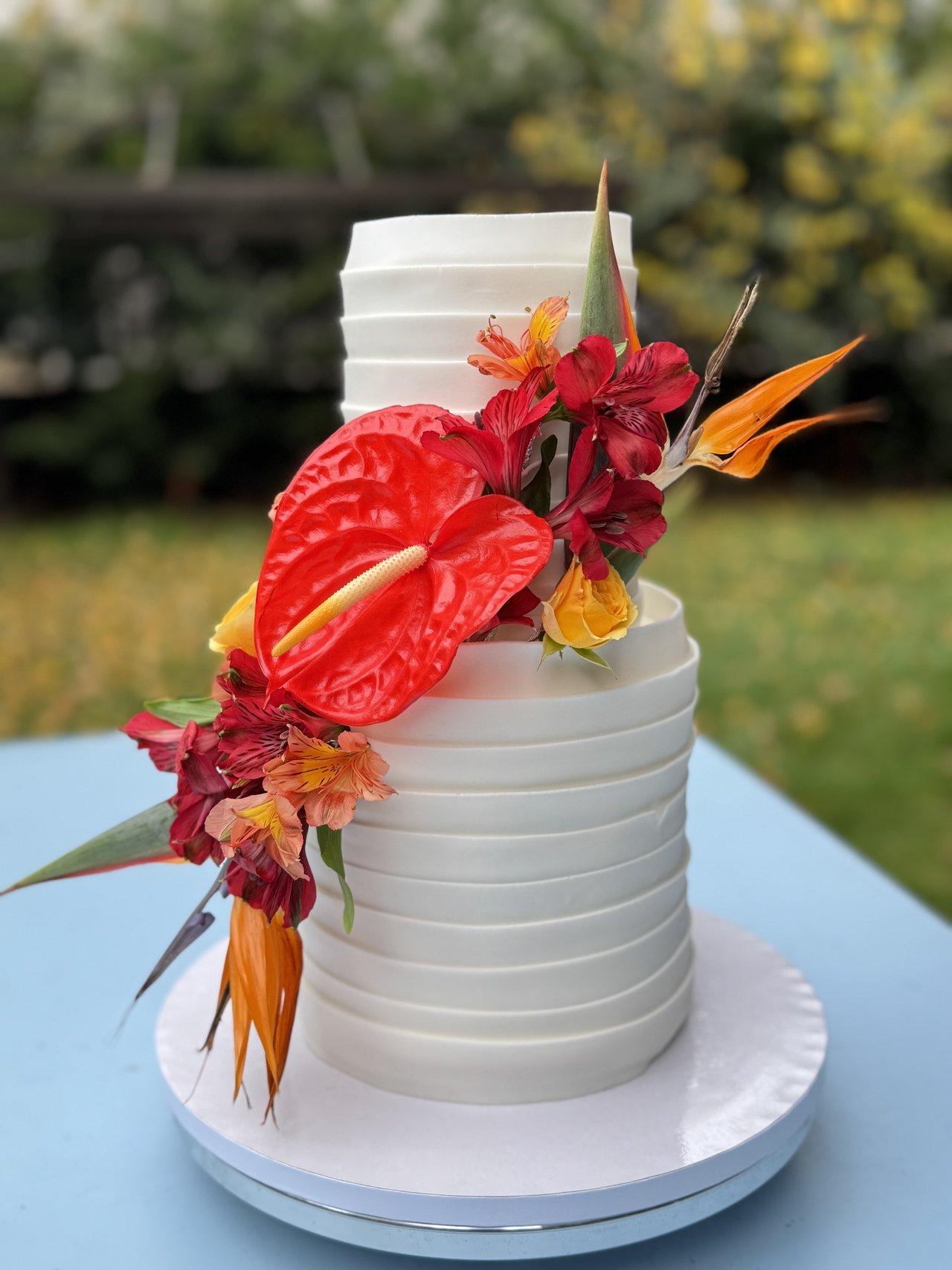 gateau de mariage exotique