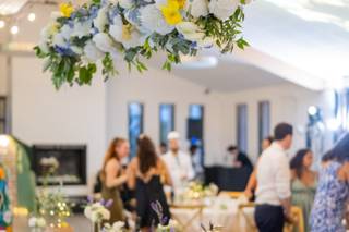 décoration de plafond pour mariage avec fleurs