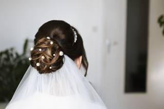 coiffure mariage chignon décoration avec des perles