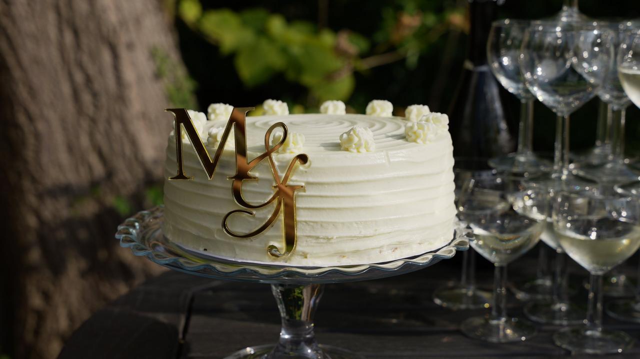 présentoir gâteau sur pied mariage