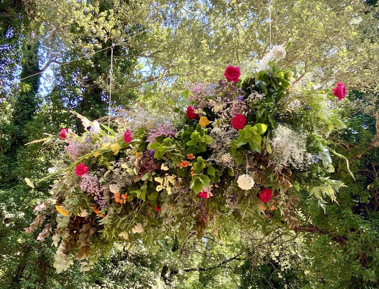 décoration de plafond pour mariage fleurie champetre