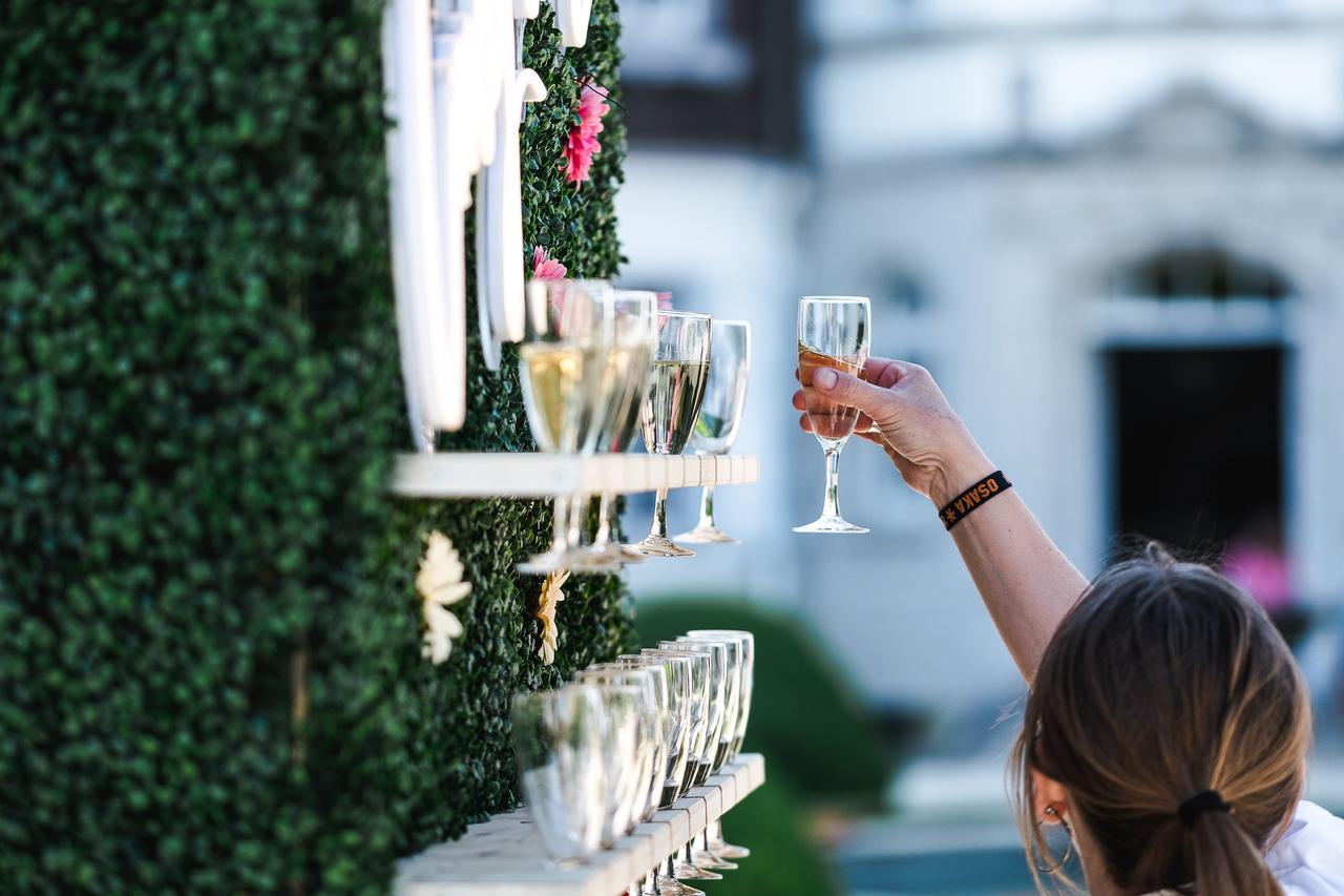 idee mariage civil petit comite mur champagne