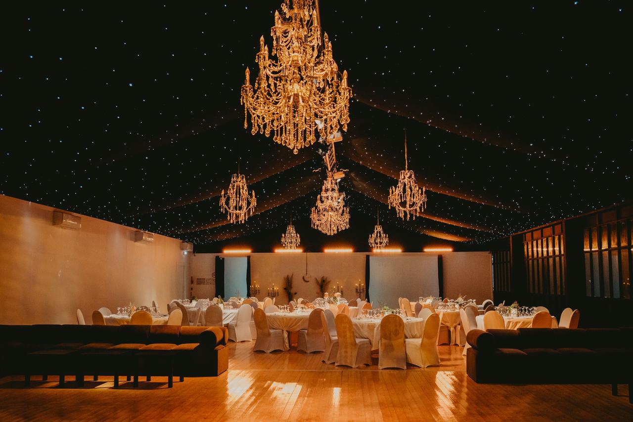 lumière mariage avec plafonnier decoration salle de mariage