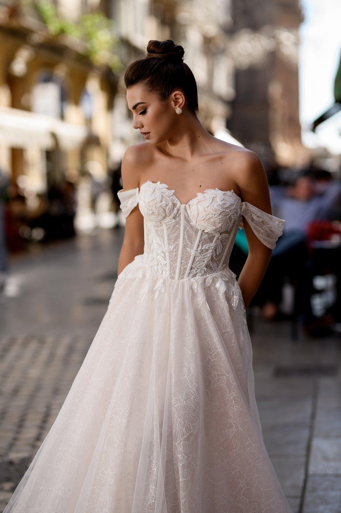 robe de mariée fleurie dentelle bustier