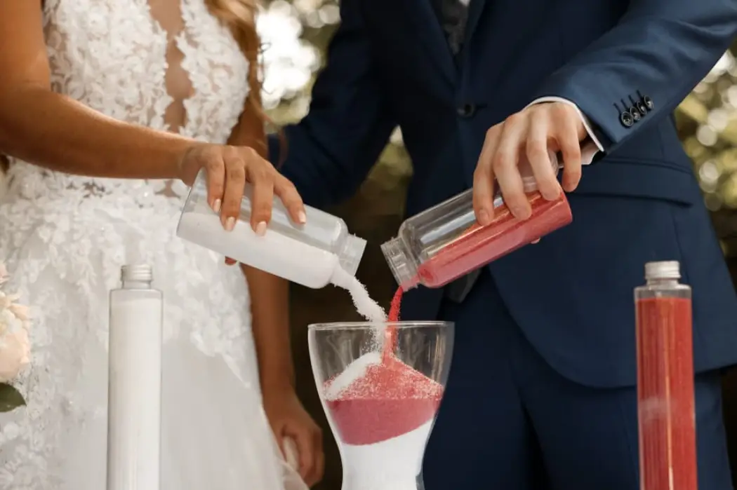 Le rituel du sable à préparer en 5 étapes pour votre mariage