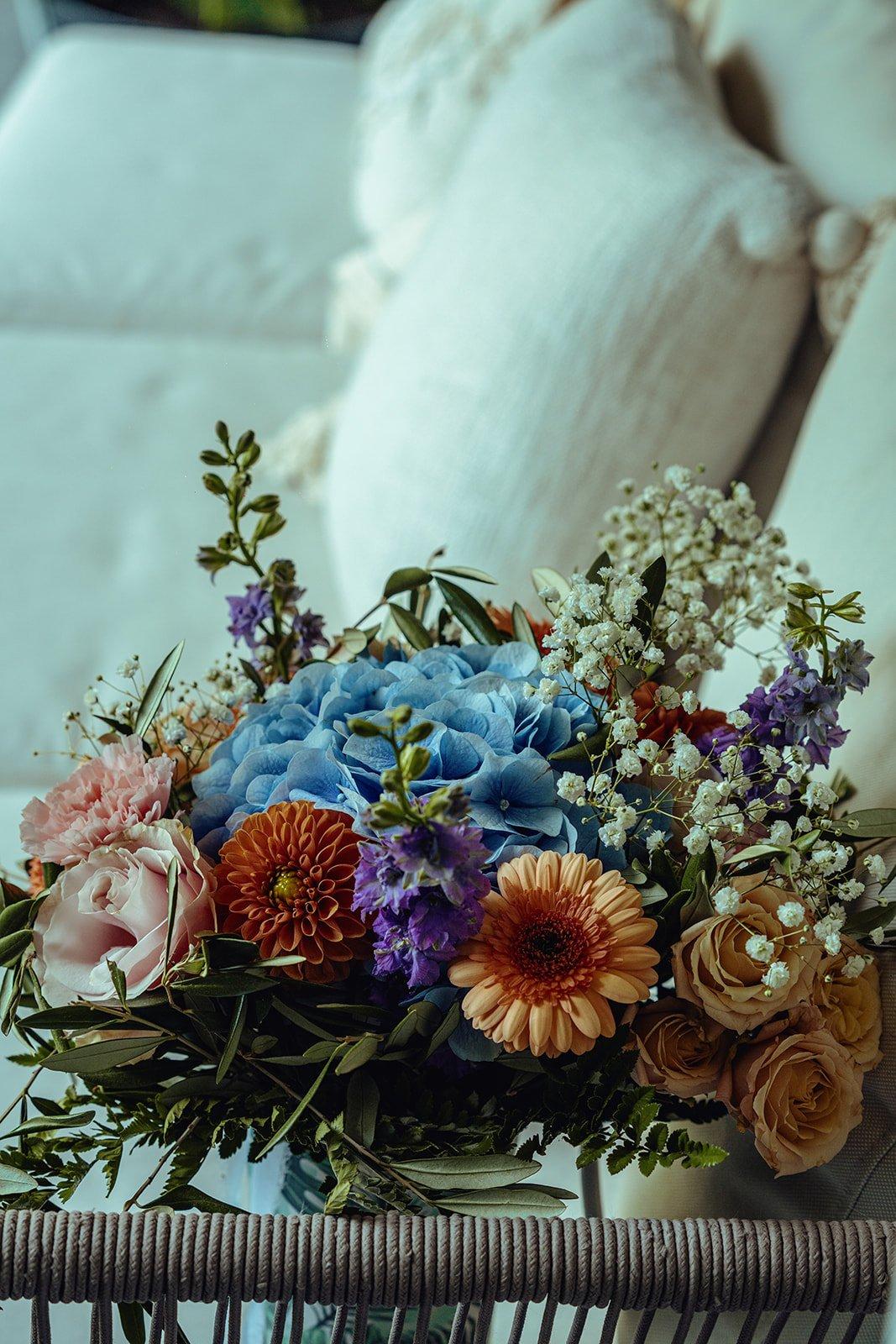 bouquet de mariée frais pour le jour j, comment conserver son bouquet de mariée, astuces pour encadrer son bouquet de mariée et le faire sécher