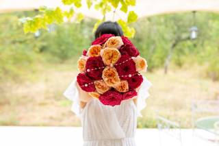 bouquet de mariée avec roses rouge rose orange