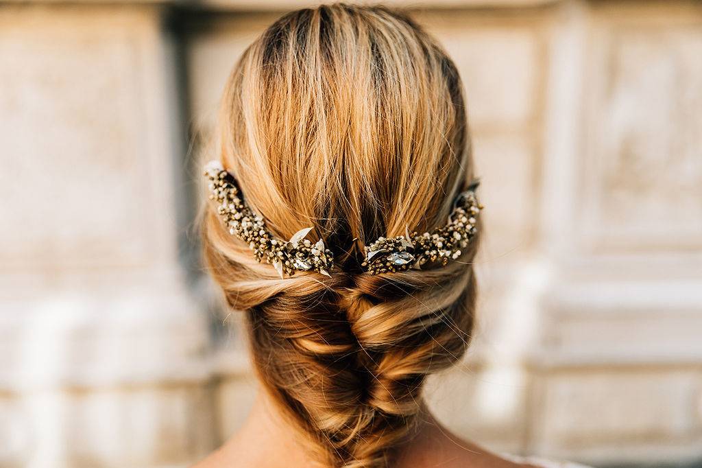 12 accessoires de cheveux pour mariée avec tresses : lequel pour vous ?