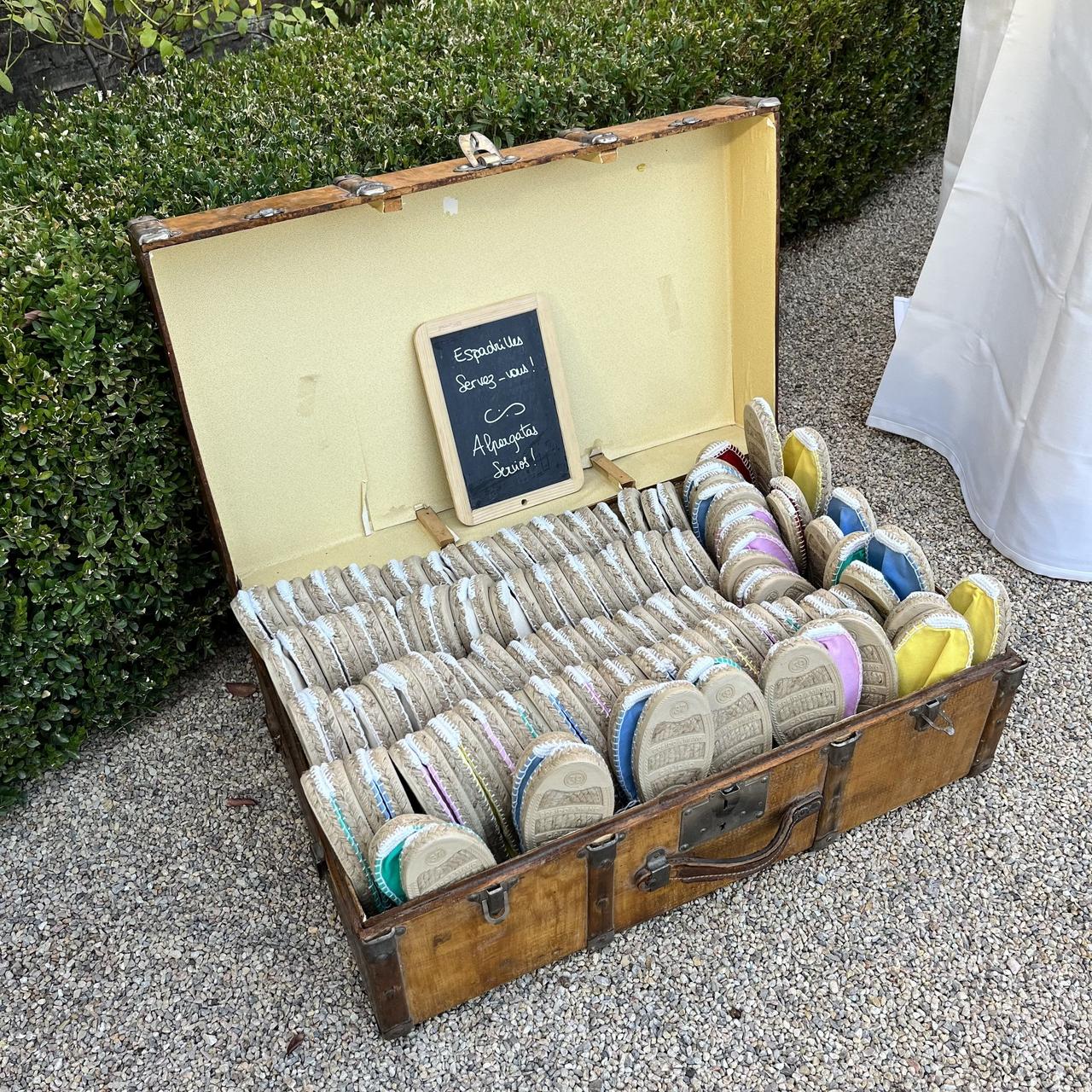 cadeaux originaux jour mariage invités espadrille