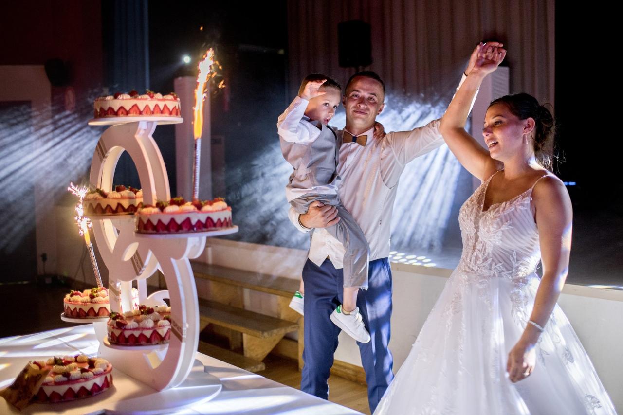 Présentoir gâteau étage mariage